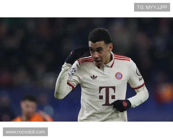 穆西亚拉：拜仁体系中的自由前腰与进攻枢纽解析