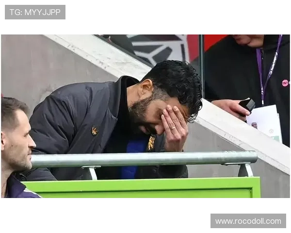 曼联防线失误频繁:对赛季争冠与稳定性带来考验 曼联防线失误频繁:对赛季争冠与稳定性带来考验